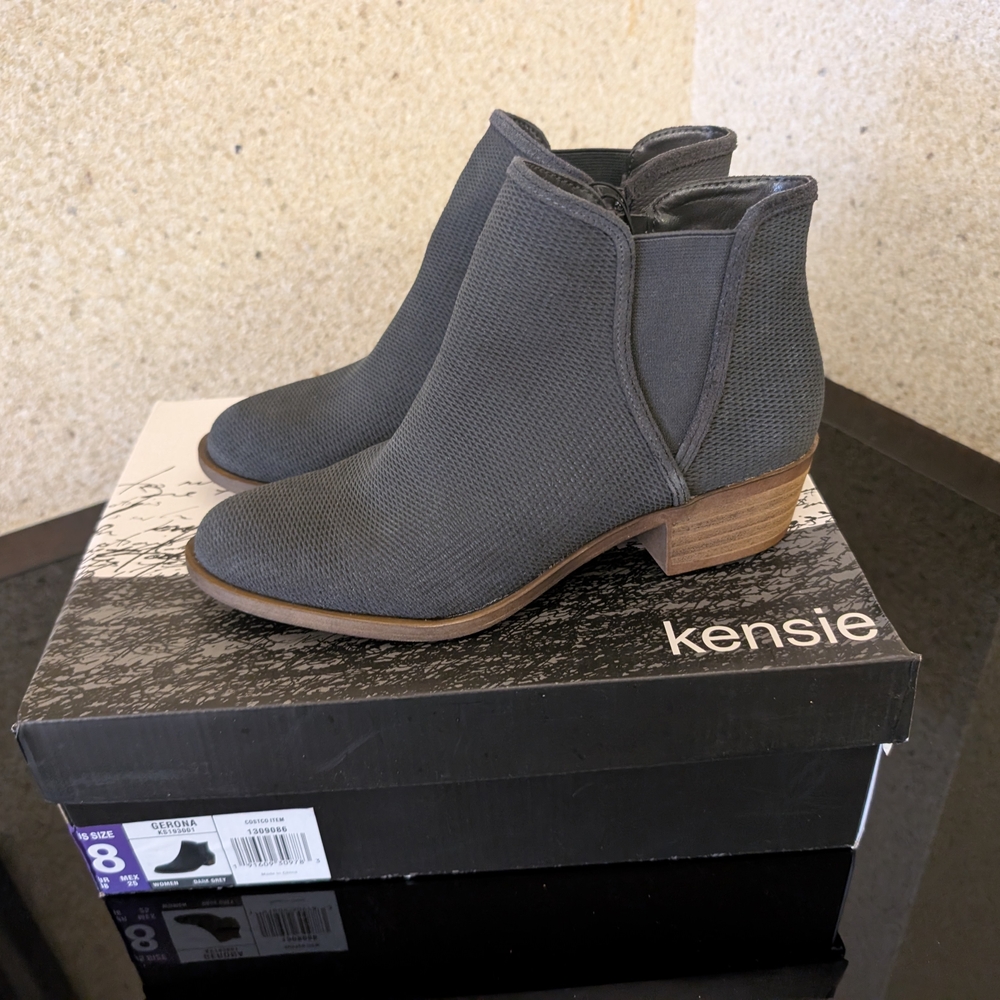 NWT! Kensie Black Ankle Boots with Classic Design